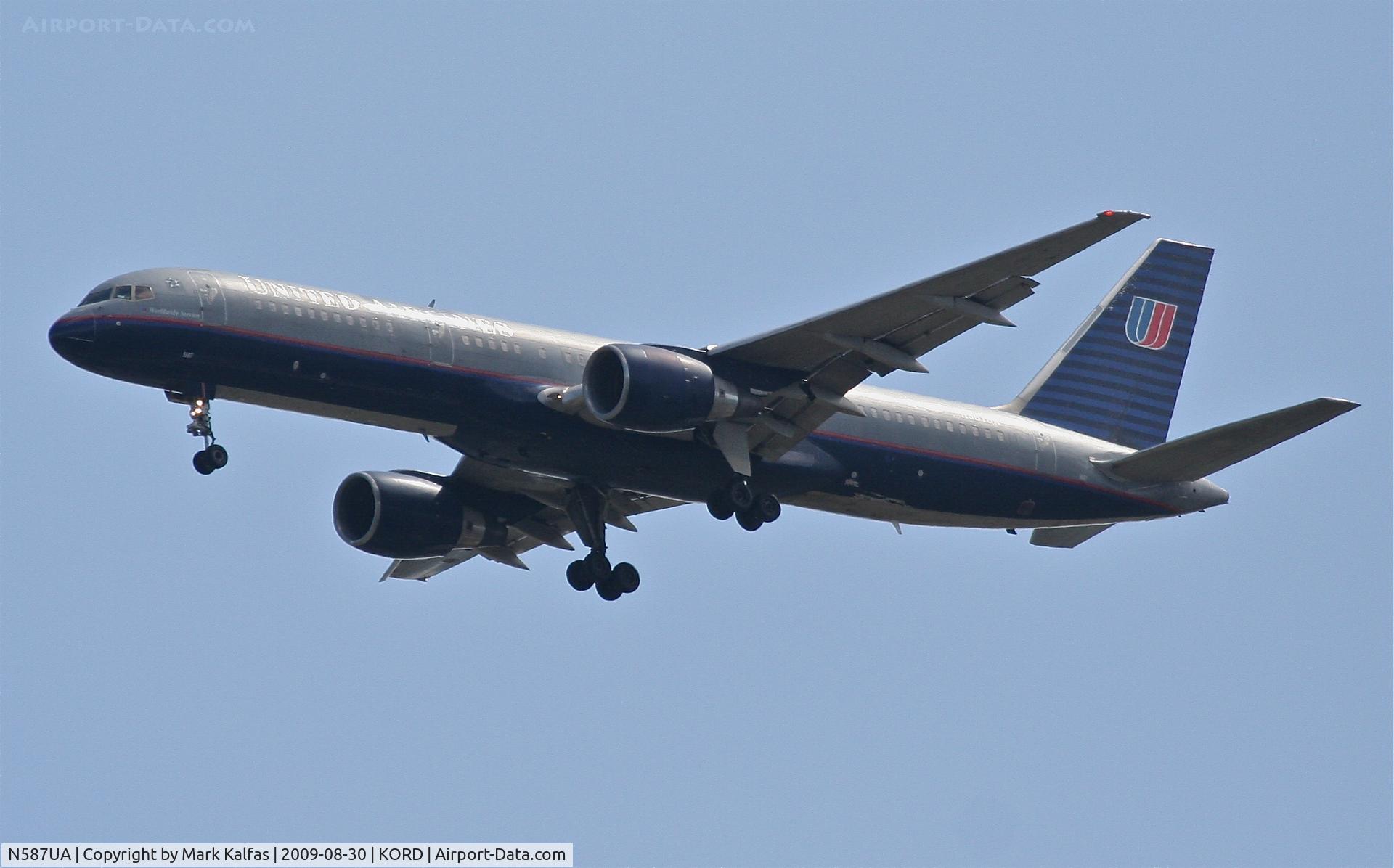 N587UA, 1993 Boeing 757-222 C/N 26713, United Airlines on approach 4R KORD