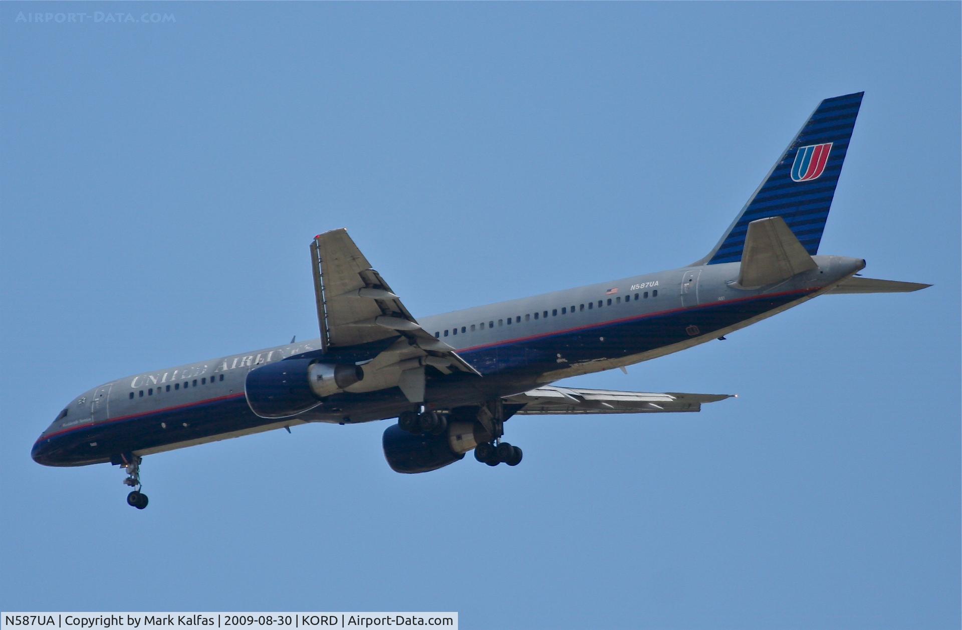 N587UA, 1993 Boeing 757-222 C/N 26713, United Airlines on approach 4R KORD
