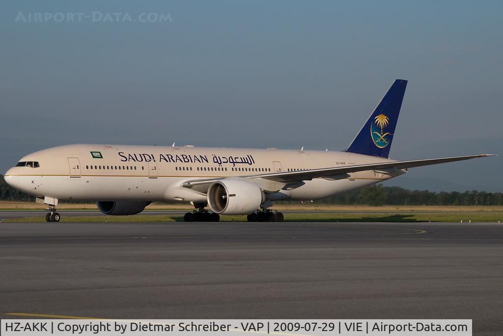 HZ-AKK, 1998 Boeing 777-268/ER C/N 28354, Saudia Boeing 777-200