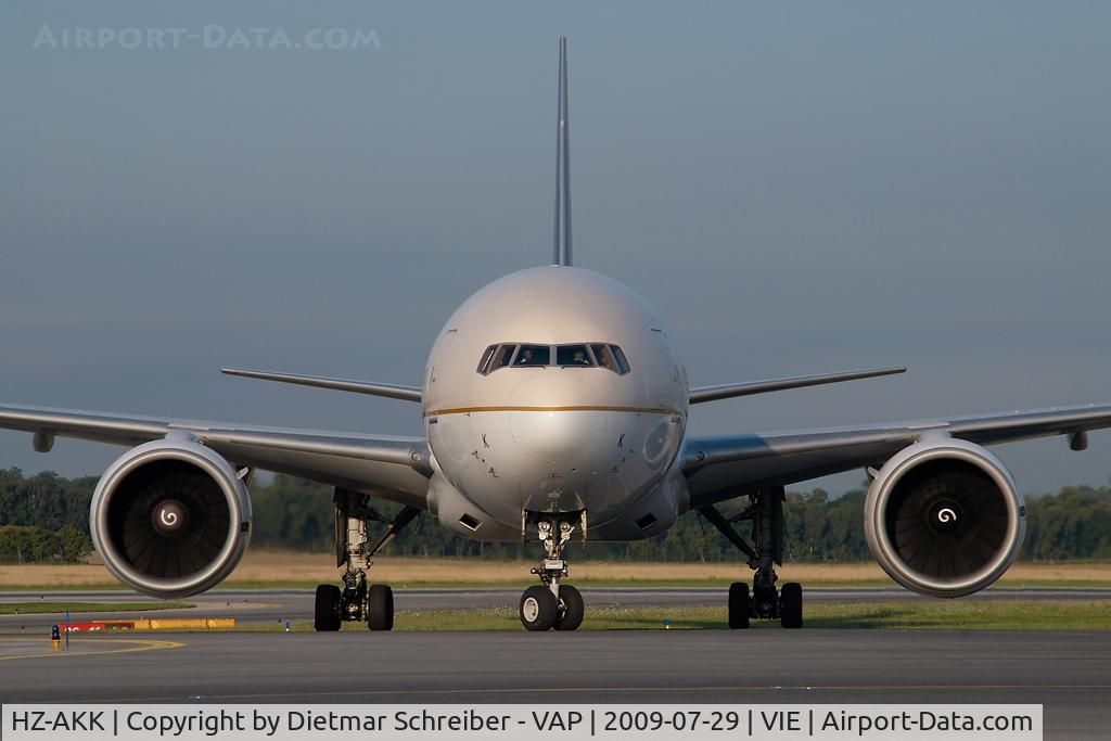 HZ-AKK, 1998 Boeing 777-268/ER C/N 28354, Saudia Boeing 777-200