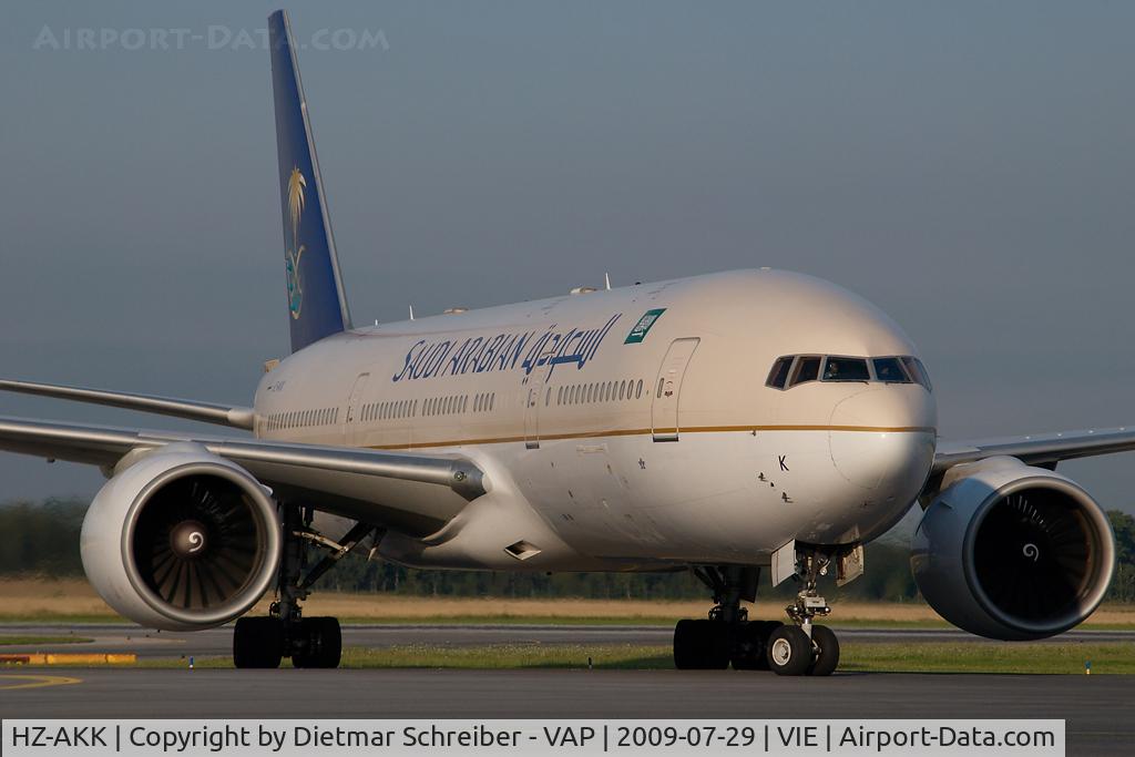 HZ-AKK, 1998 Boeing 777-268/ER C/N 28354, Saudia Boeing 777-200