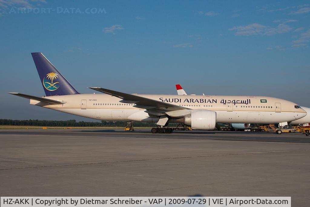 HZ-AKK, 1998 Boeing 777-268/ER C/N 28354, Saudia Boeing 777-200