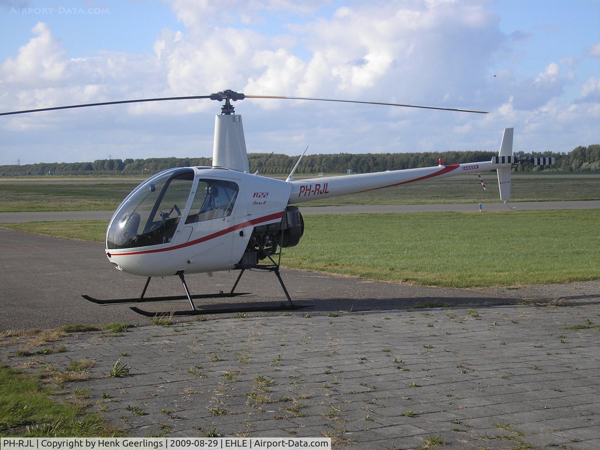 PH-RJL, 2007 Robinson R22 Beta II C/N 4237, Lelystad Airport