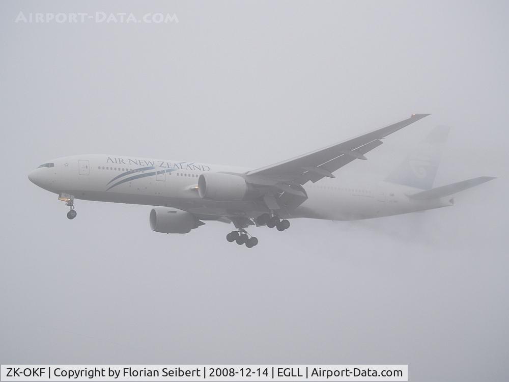 ZK-OKF, 2006 Boeing 777-219/ER C/N 34378, Short final rwy 27R