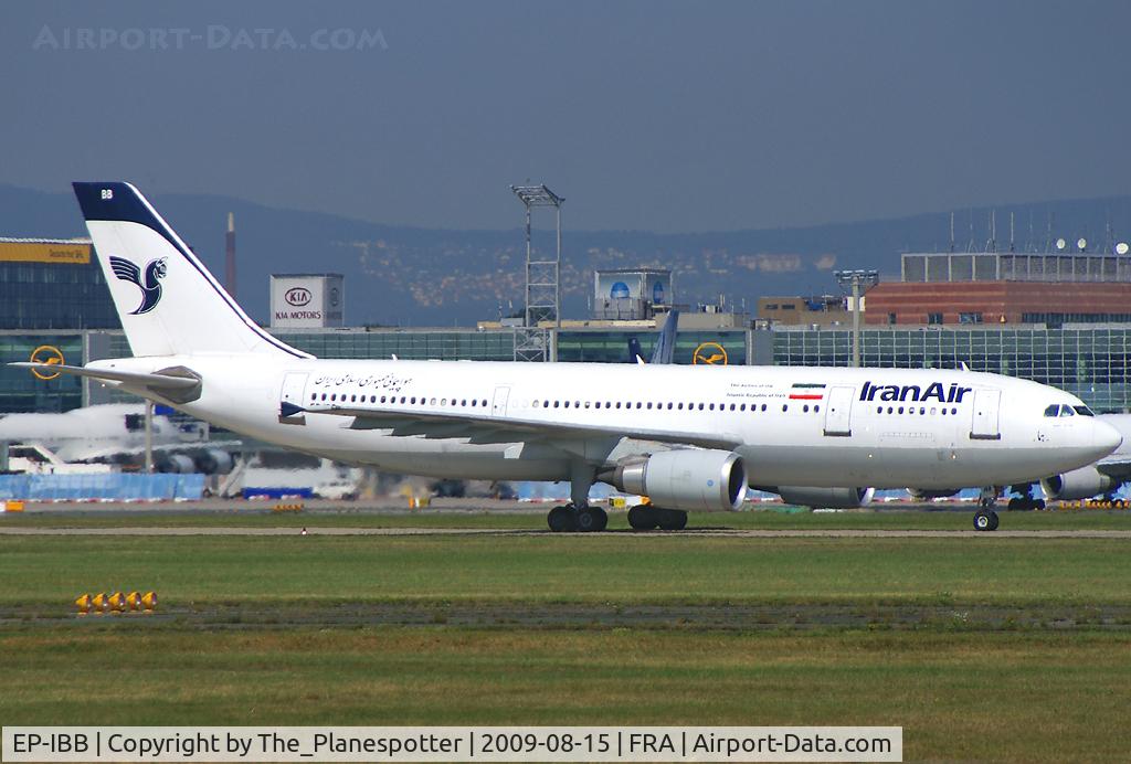 EP-IBB, 1994 Airbus A300B4-605R C/N 727, Backtracking Rwy 25R