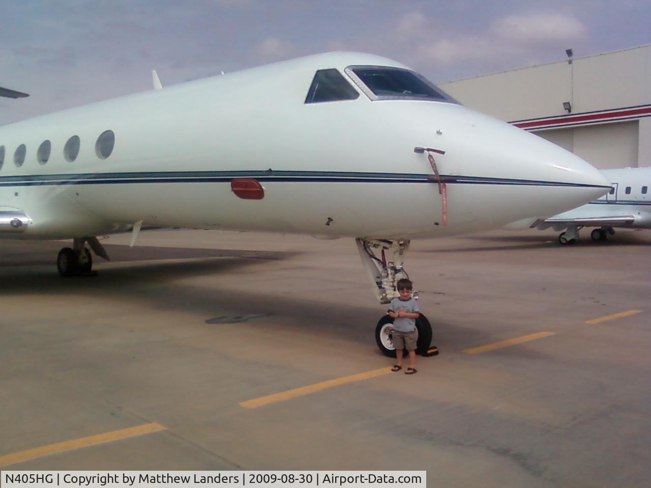 N405HG, 2001 Gulfstream Aerospace G-V C/N 661, Centennial airport 8/30/2009