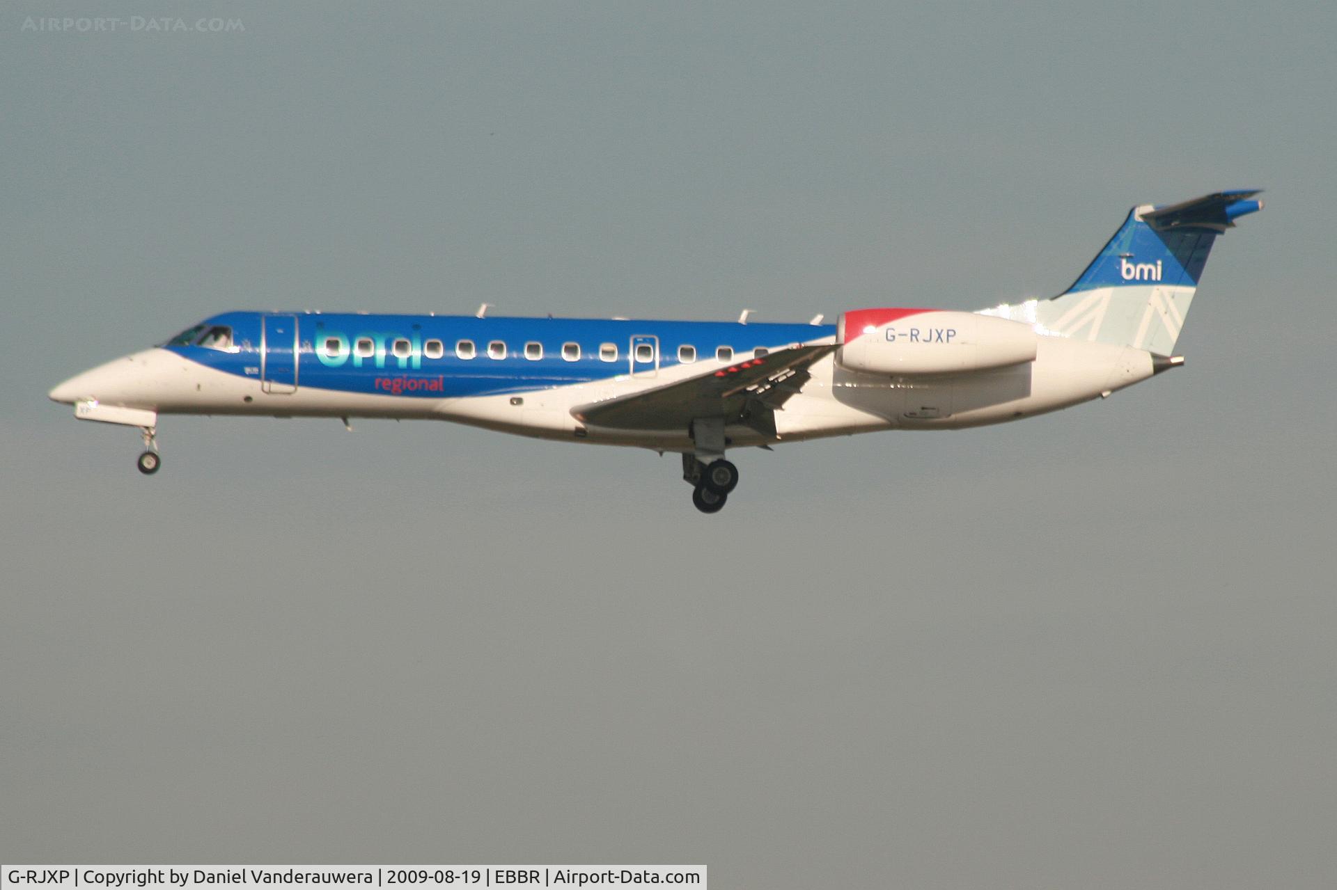 G-RJXP, 2001 Embraer ERJ-135ER (EMB-135ER) C/N 145431, flight BD611 is descending to rwy 20