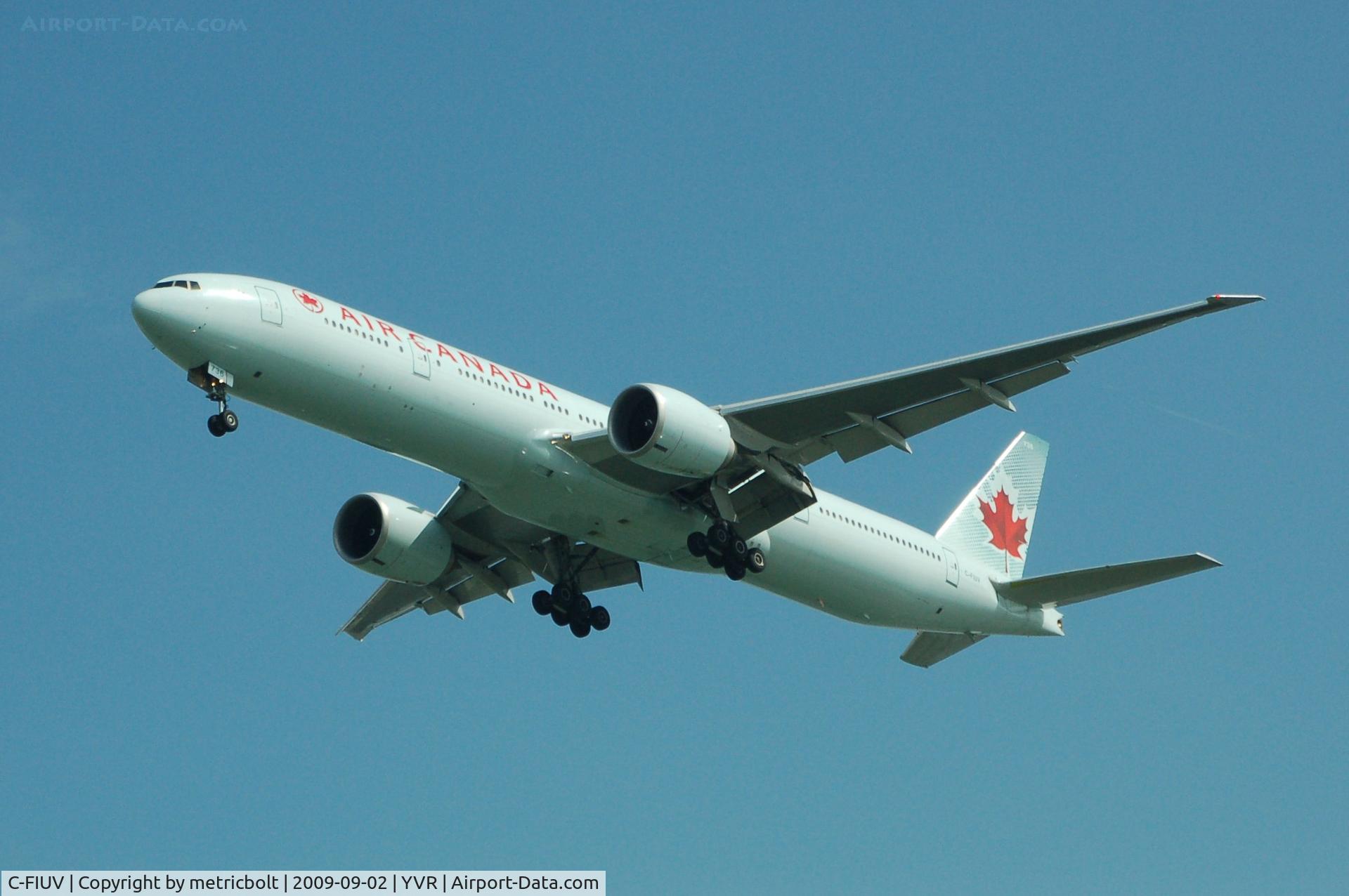 C-FIUV, 2008 Boeing 777-333/ER C/N 35248, Landing at YVR