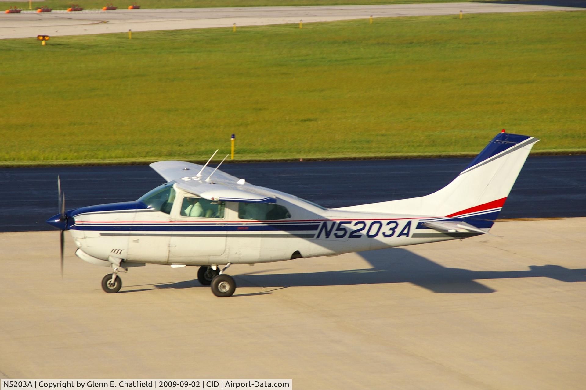 N5203A, 1979 Cessna T210N Turbo Centurion C/N 21063306, Taxiing for departure from Landmark FBO