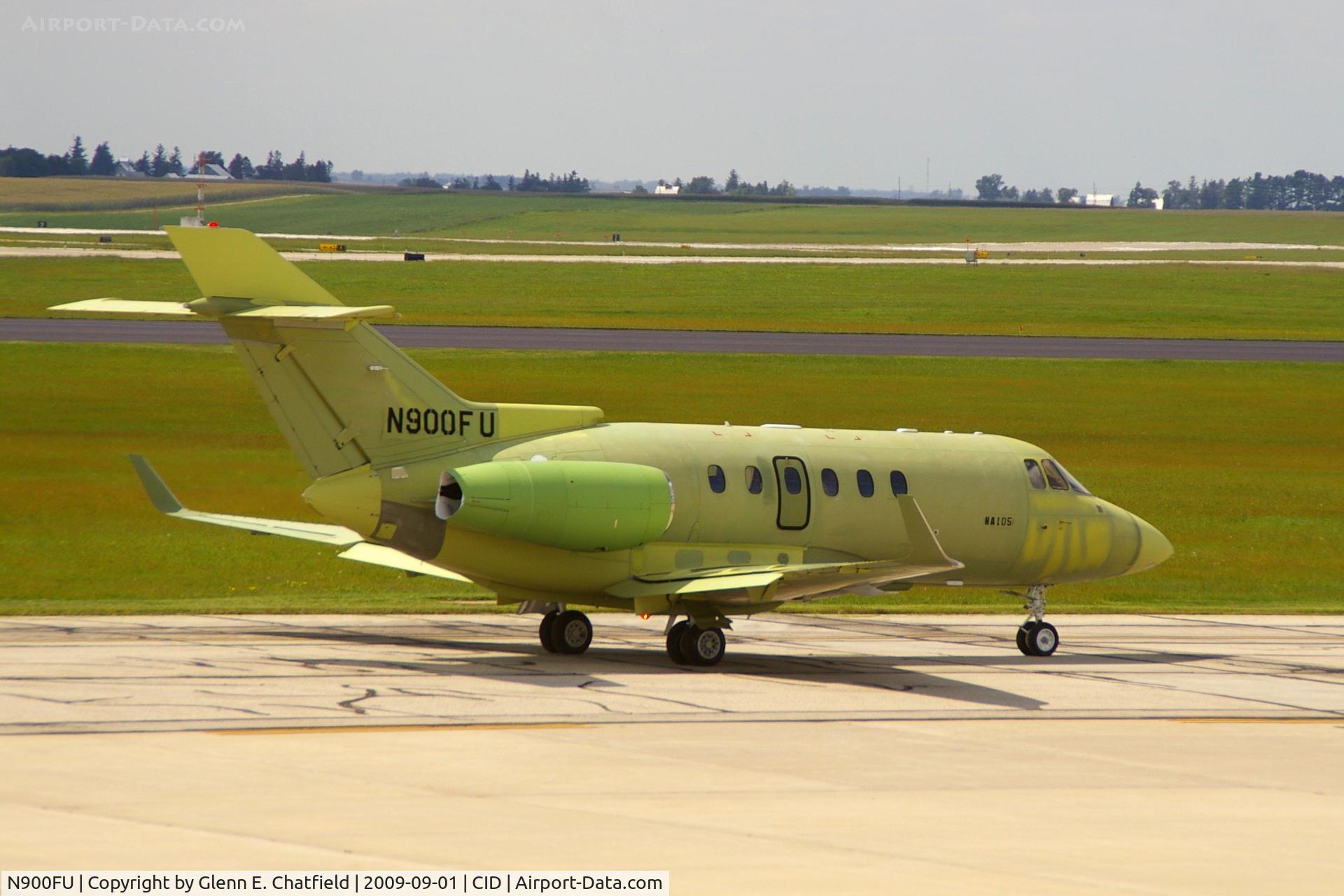 N900FU, 2009 Hawker Beechcraft 900XP C/N HA-0105, Taxiing back to Rockwell-Collins after landing