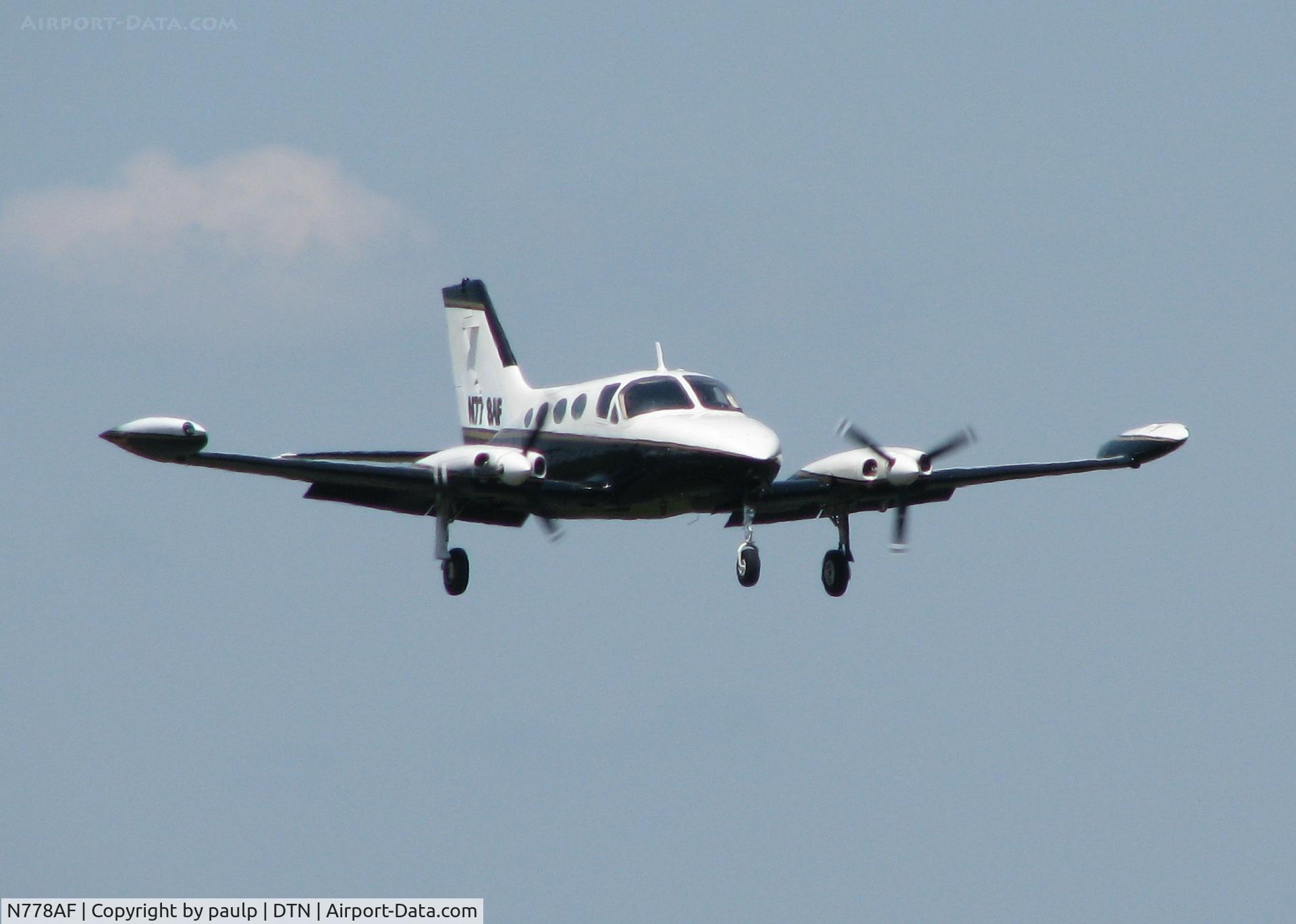 N778AF, 1970 Cessna 414 Chancellor C/N 414-0060, Landing on 14 at the Shreveport Downtown airport.