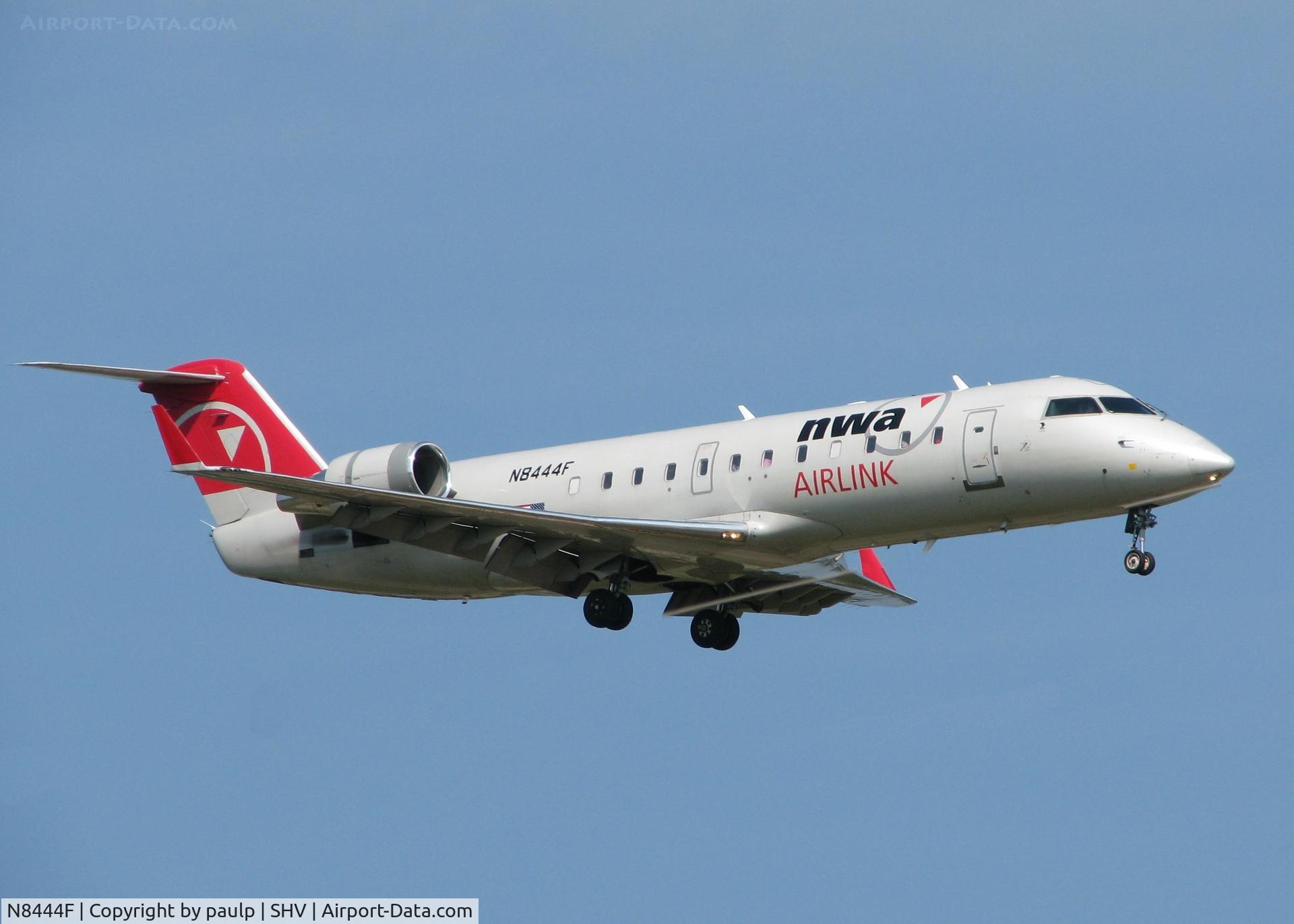 N8444F, 2000 Bombardier CRJ-200LR (CL-600-2B19) C/N 7444, Landing at Shreveport Regional.