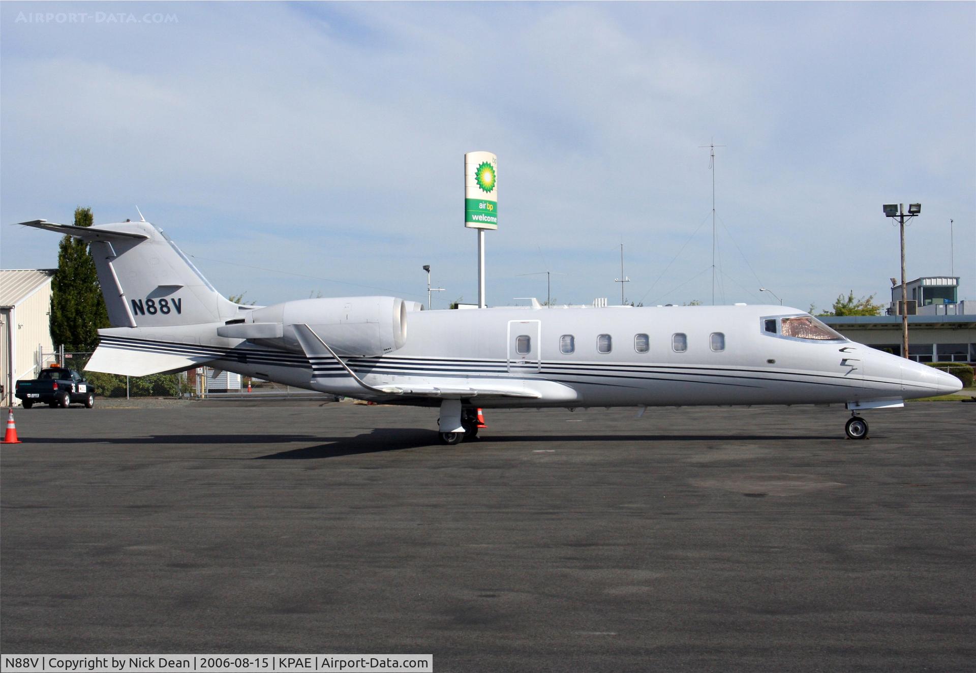 N88V, 1999 Learjet Inc 60 C/N 155, KPAE