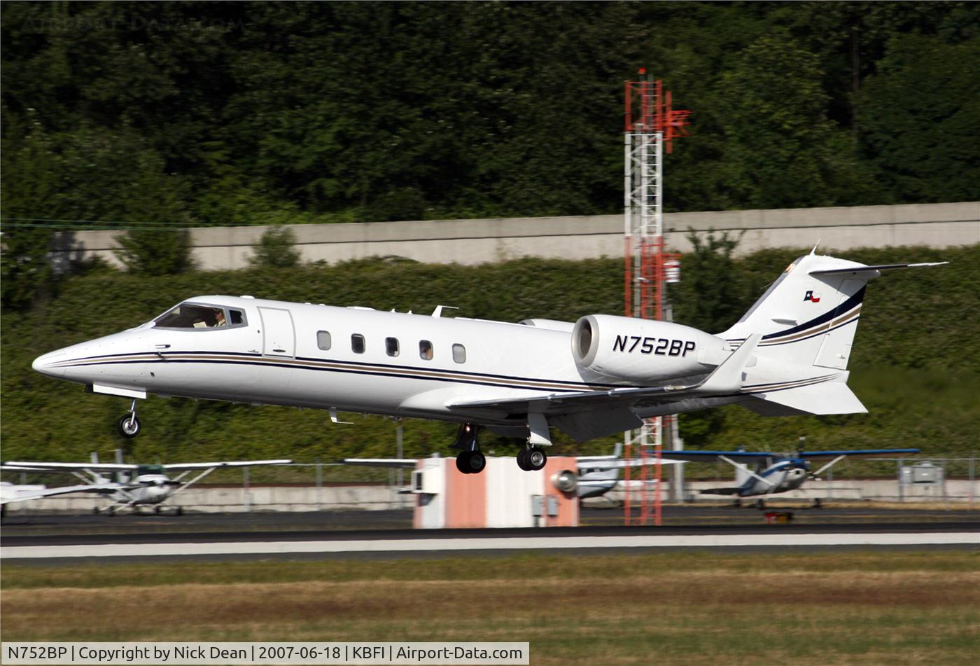 N752BP, 2000 Learjet 60 C/N 60-184, KBFI