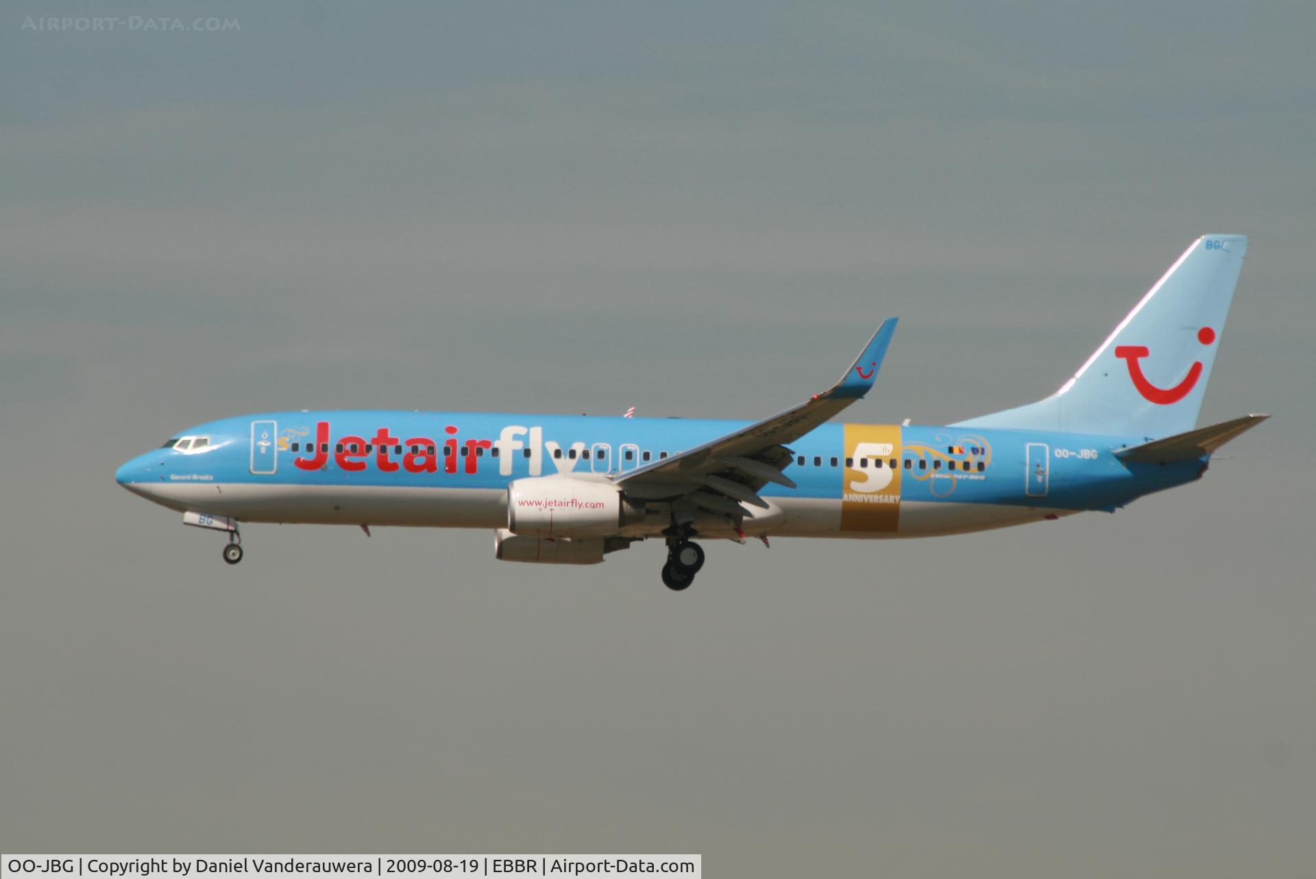 OO-JBG, 2008 Boeing 737-8K5 C/N 35142, flight JAF3262 is descending to rwy 20