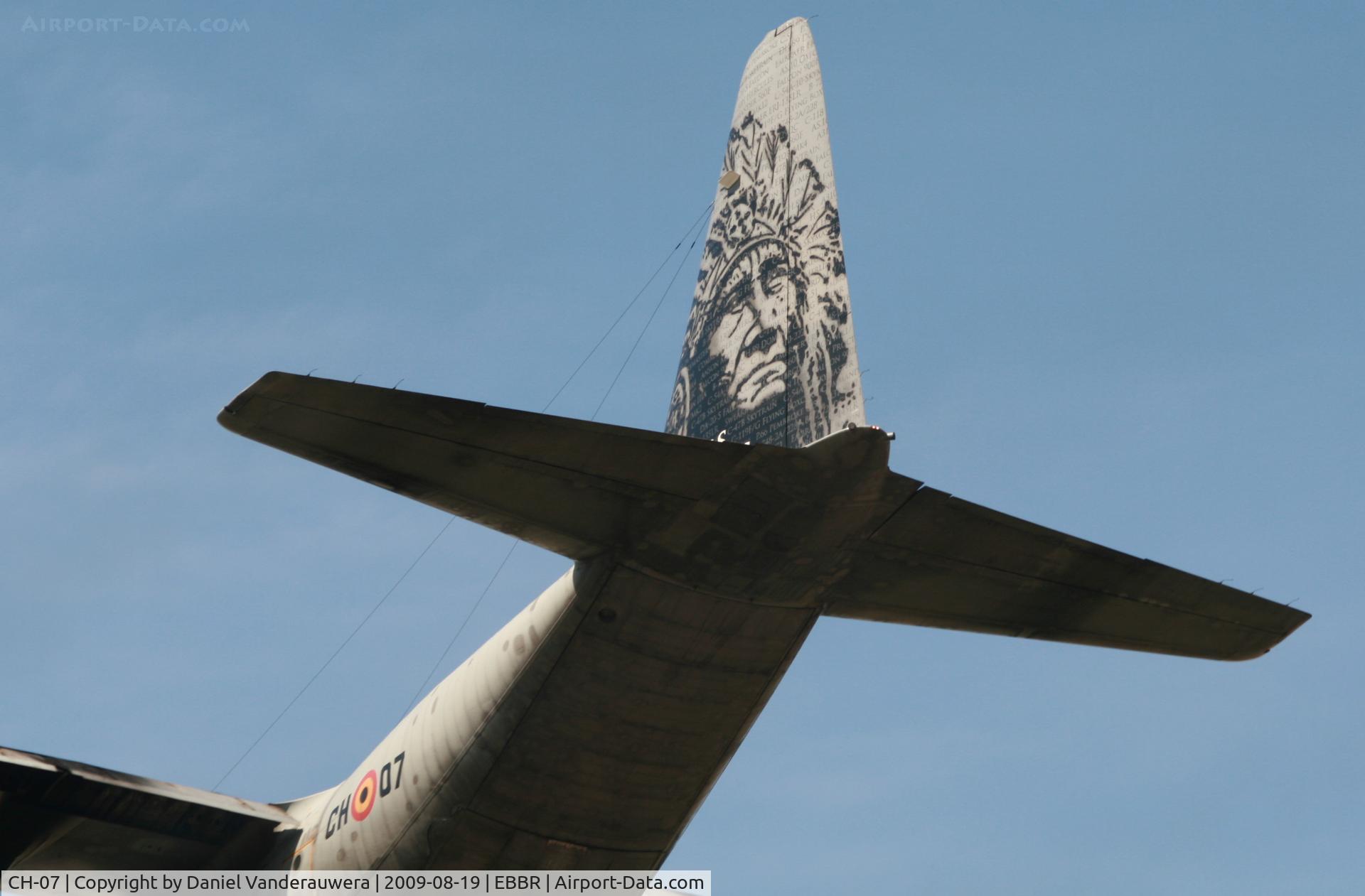 CH-07, 1971 Lockheed C-130H Hercules C/N 382-4476, descending to rwy 25R