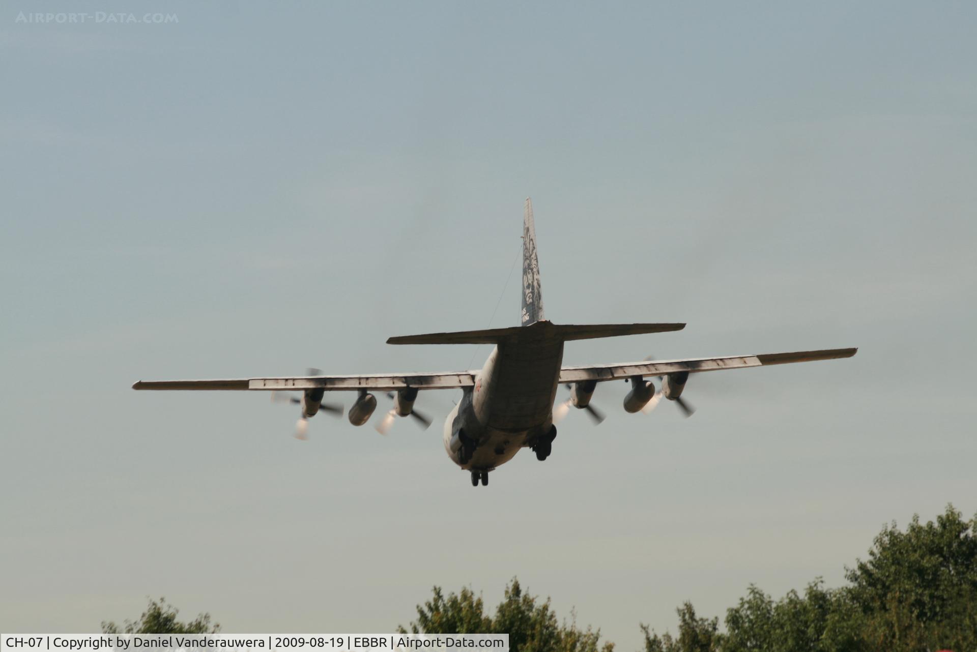 CH-07, 1971 Lockheed C-130H Hercules C/N 382-4476, several seconds before landing on rwy 25R