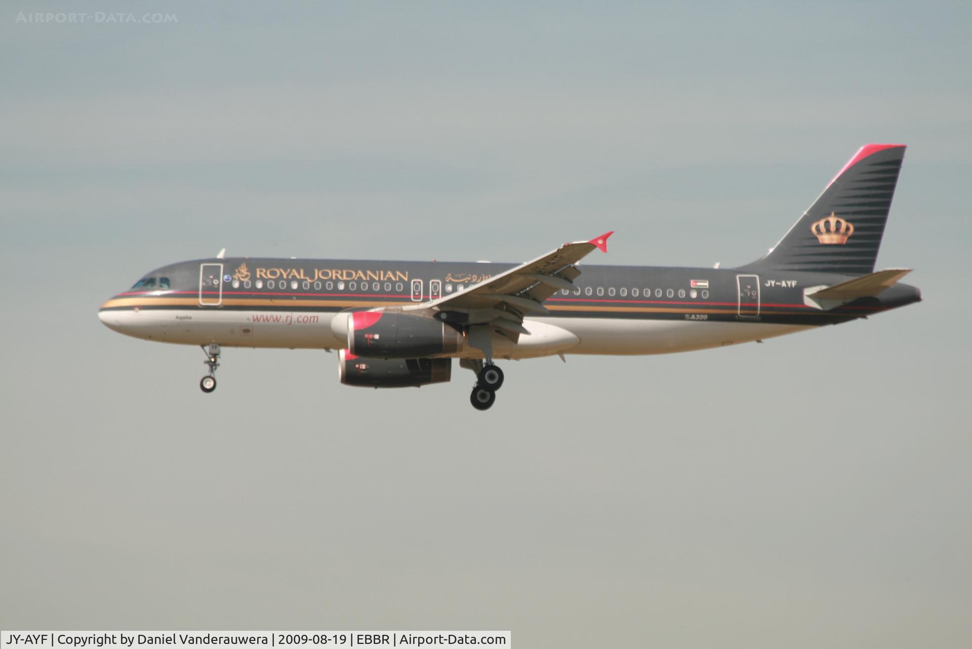 JY-AYF, 2006 Airbus A320-232 C/N 2692, flight RJ105 is descending to rwy 20