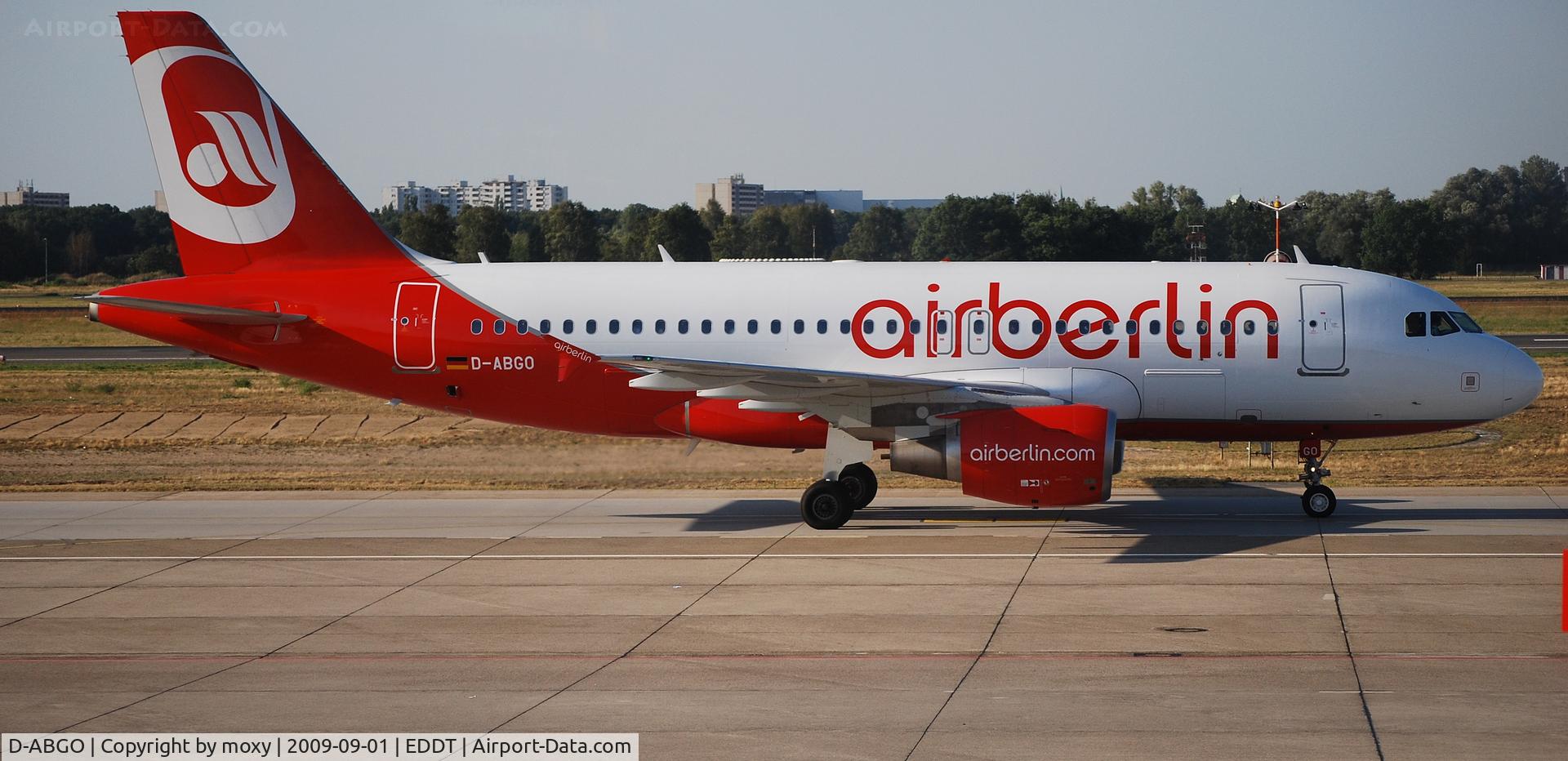 D-ABGO, 2008 Airbus A319-112 C/N 3689, Airbus A319-112 taxying Berlin-Tegel