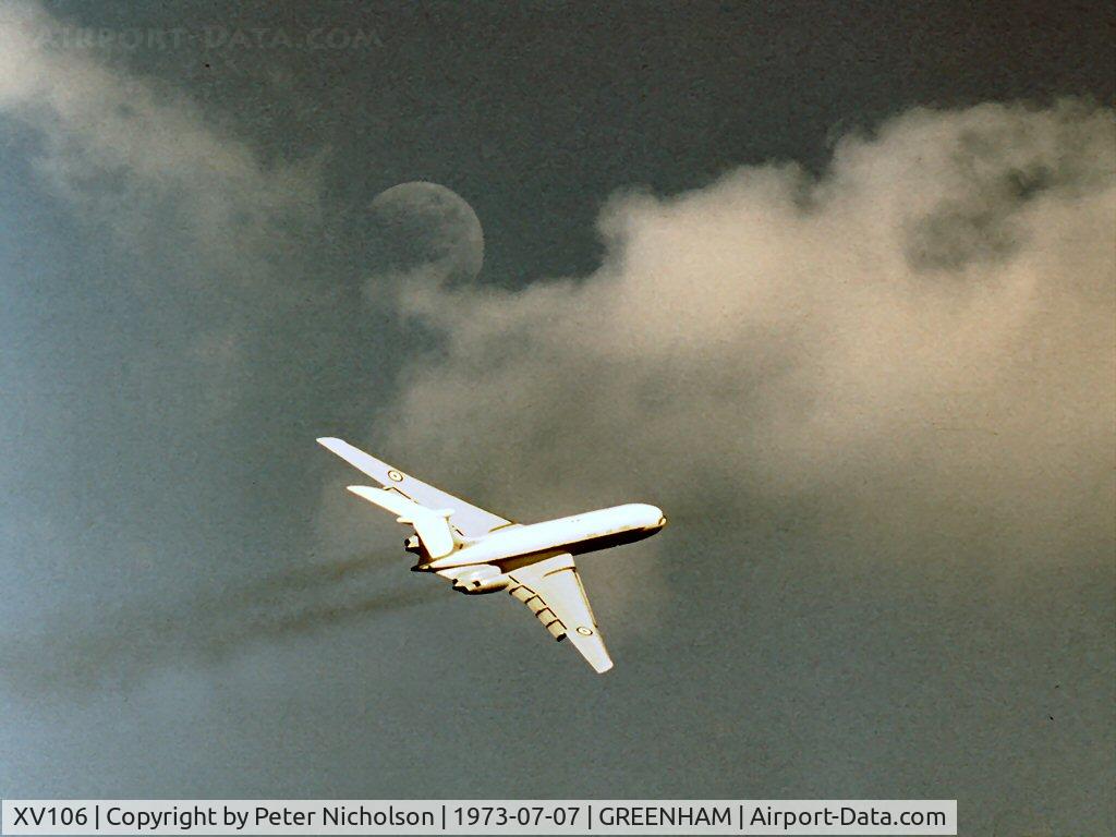 XV106, 1967 Vickers VC10 C.1K C/N 836, VC-10 C.1, named Thomas Mottershead V.C., of 10 Squadron climbing out at the 1973 Intnl Air Tattoo at RAF Greenham Common.