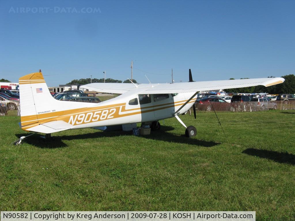 N90582, 1961 Cessna 185 Skywagon C/N 1850087, EAA Airventure 2009