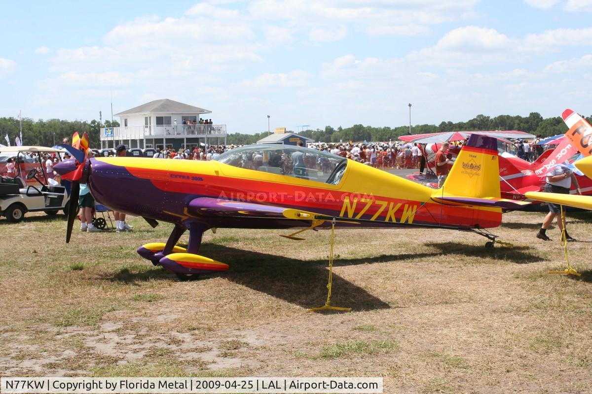 N77KW, 1997 Extra EA-300/L C/N 053, Extra 300