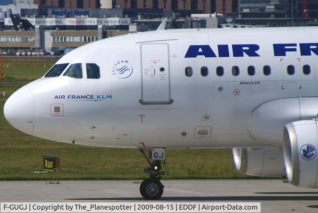 F-GUGJ, 2005 Airbus A318-111 C/N 2582, Shorty on the way to Rwy 18W