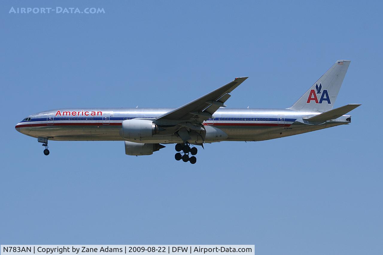 N783AN, 2000 Boeing 777-223 C/N 30004, American Airlines landing at DFW