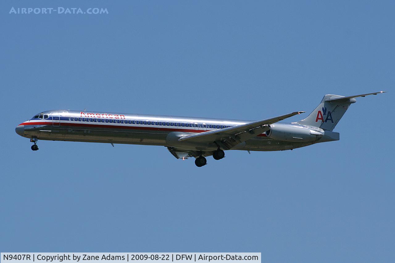 N9407R, 1987 McDonnell Douglas MD-83 (DC-9-83) C/N 49400, American Airlines landing at DFW