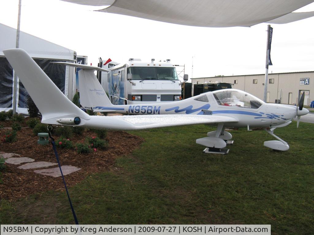 N95BM, Diamond HK-36TTC Super Dimona C/N 36.832, EAA Airventure 2009