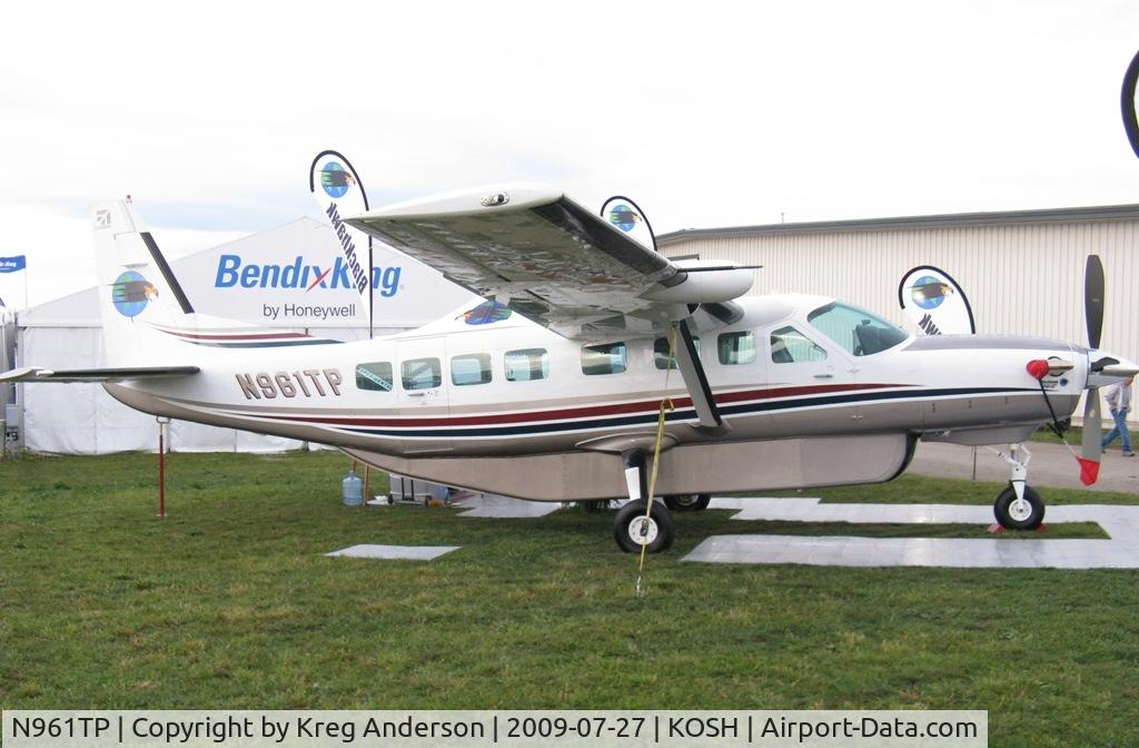N961TP, 2003 Cessna 208B C/N 208B1008, EAA Airventure 2009