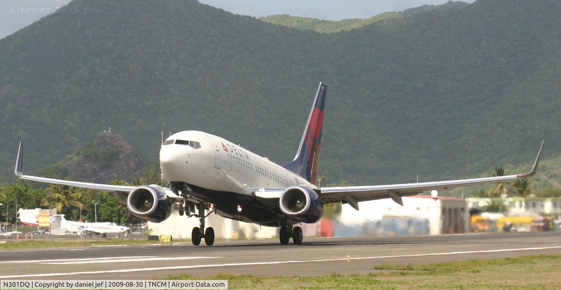 N301DQ, 2008 Boeing 737-732 C/N 29687, departing runway 28. out boun to the us