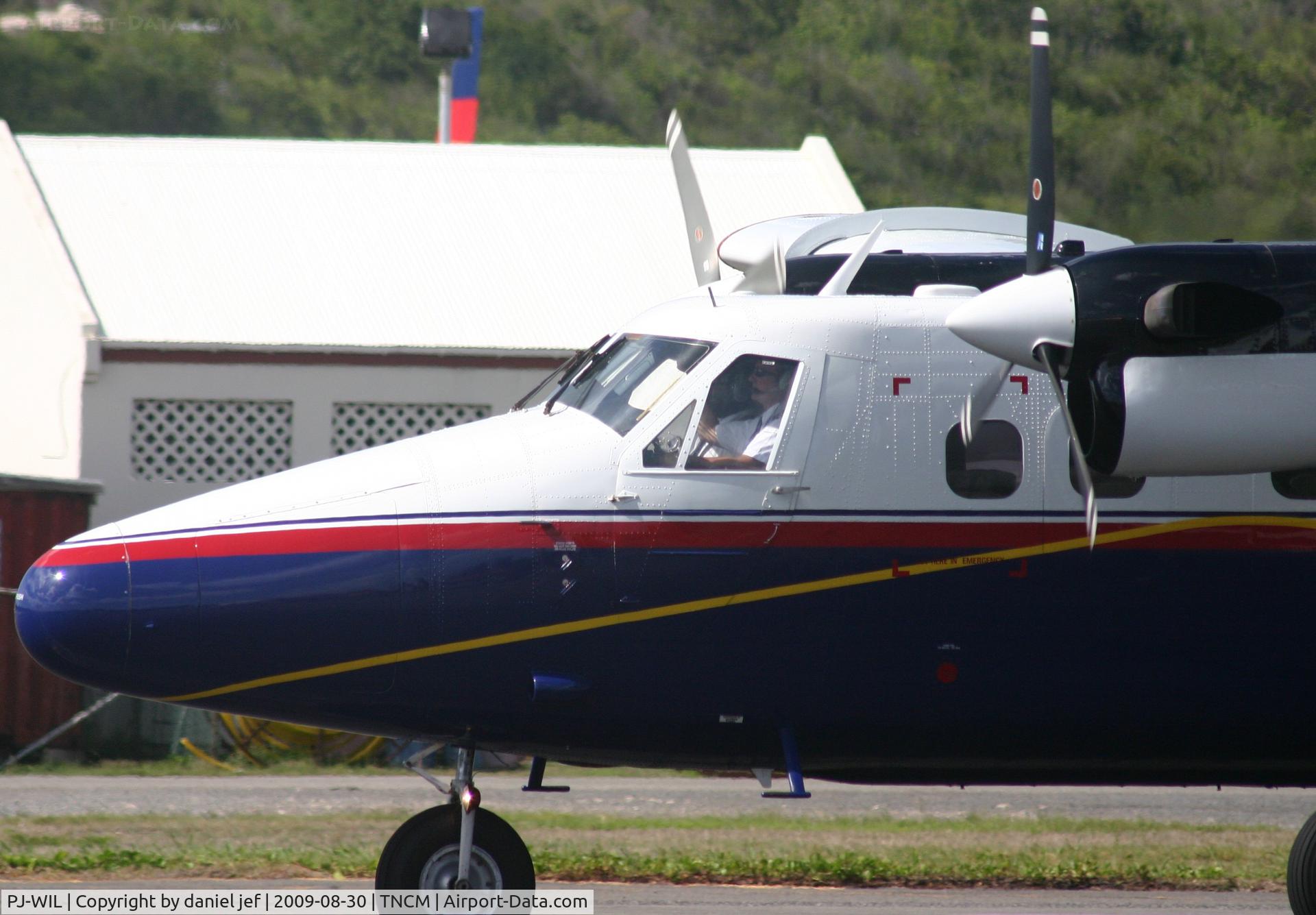PJ-WIL, 1973 De Havilland Canada DHC-6-300 Twin Otter C/N 358, and this is the way i do it