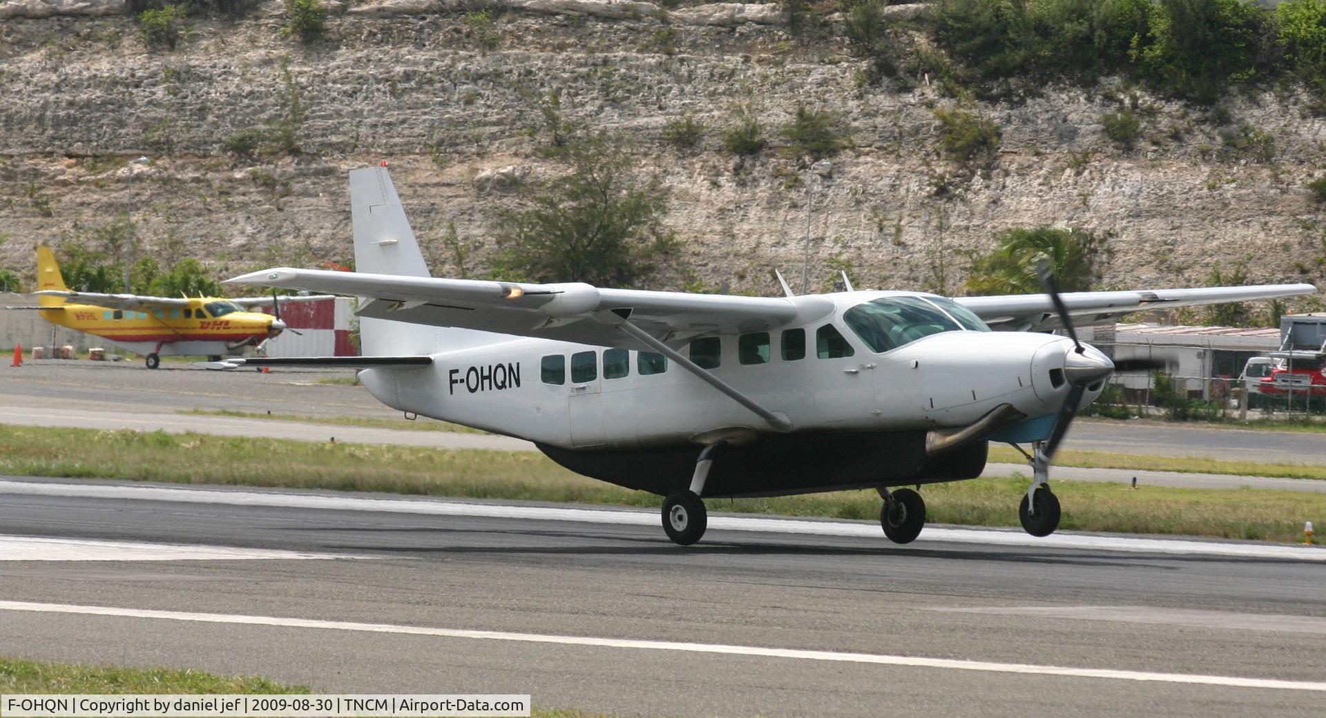 F-OHQN, 1998 Cessna 208B Grand Caravan C/N 208B0715, landing runway 10