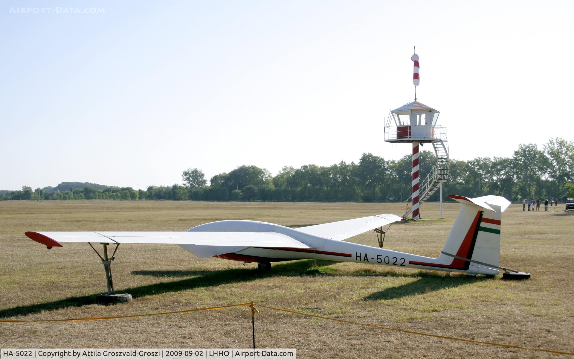 HA-5022, 1988 ICA IS-28B2 C/N 328, Hajduszoboszló Airport - LHHO