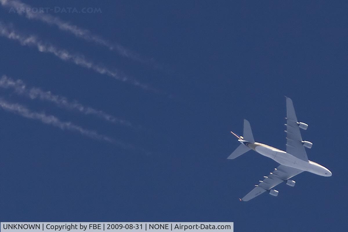 UNKNOWN, Contrails Various C/N Unknown, cruising high