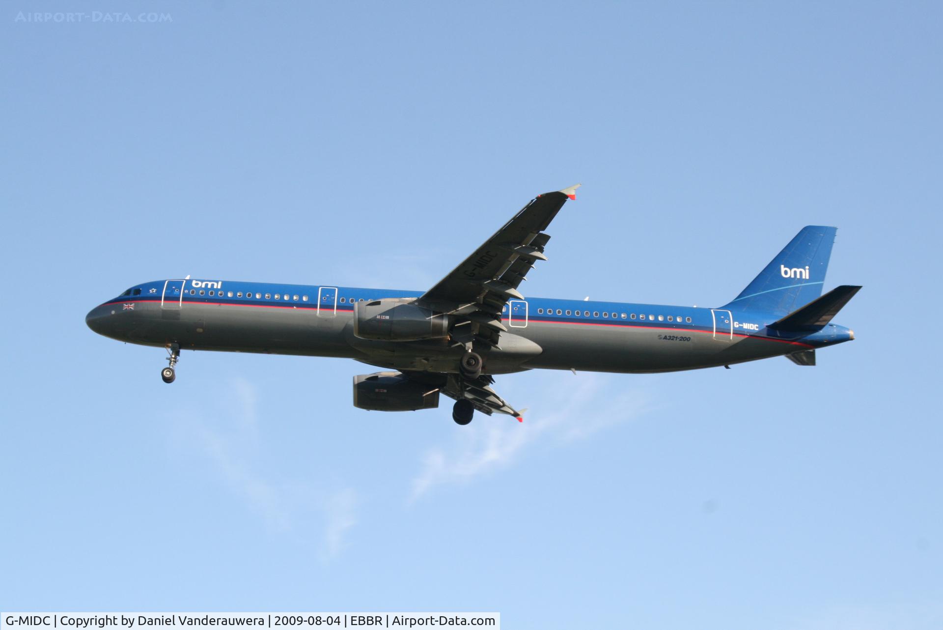 G-MIDC, 1998 Airbus A321-231 C/N 835, arrival of flight BD141 to rwy 25R