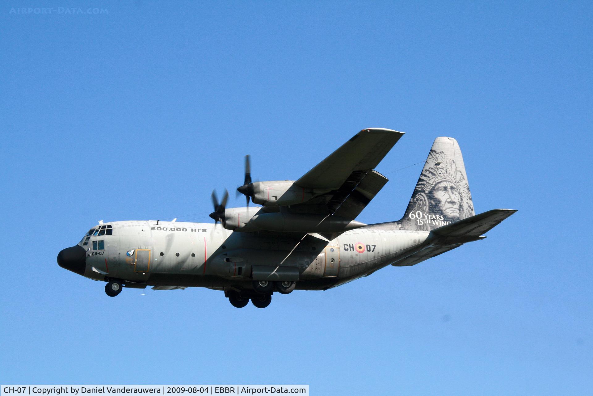 CH-07, 1971 Lockheed C-130H Hercules C/N 382-4476, descending to rwy 25R