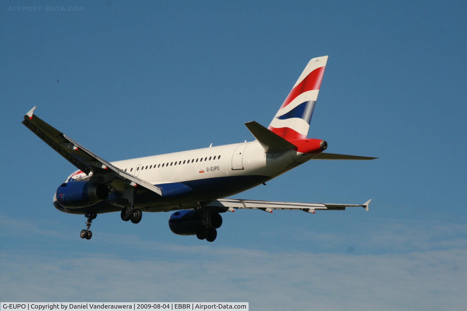 G-EUPO, 2000 Airbus A319-131 C/N 1279, Flight BA392 is descending to rwy 25R