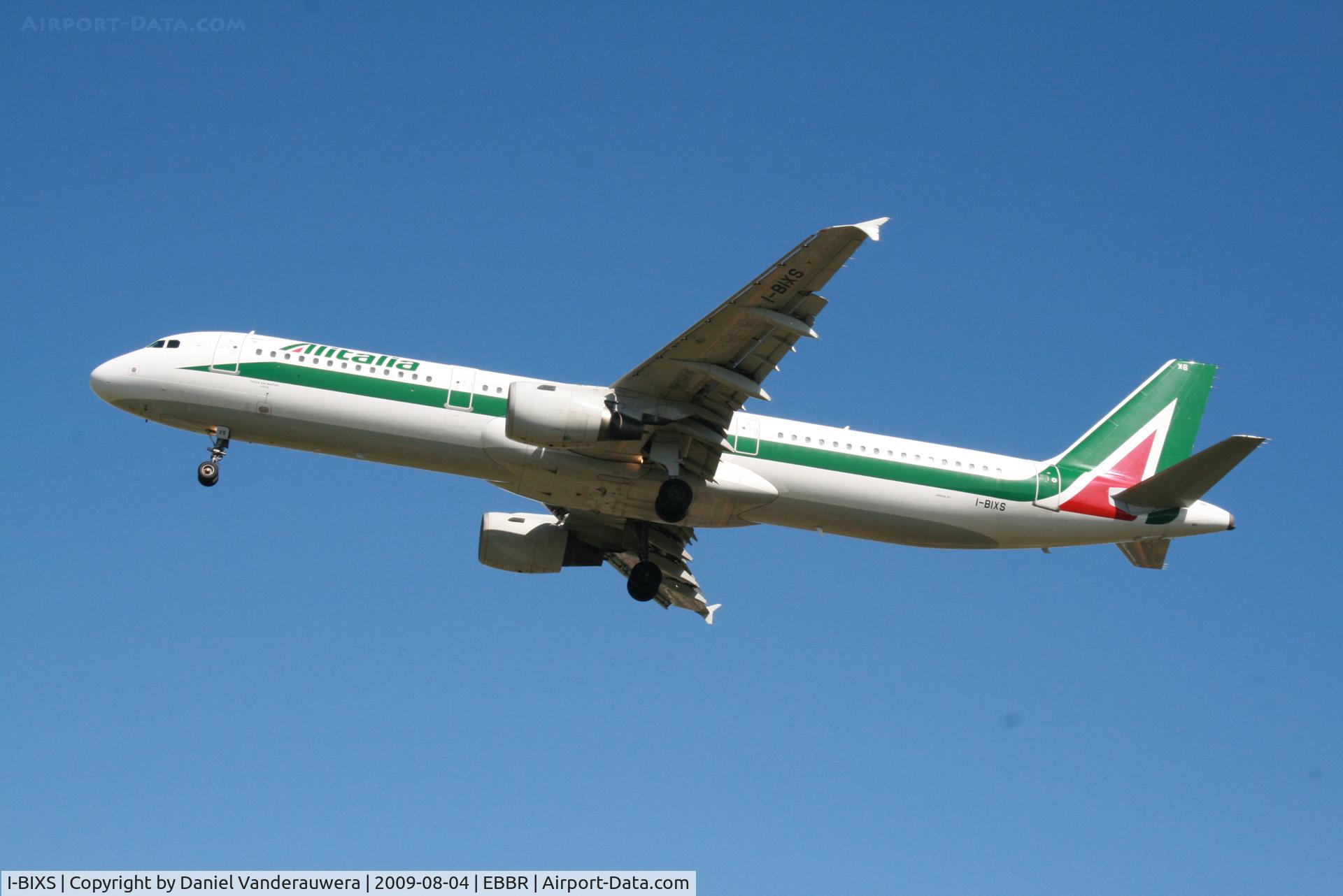 I-BIXS, 1997 Airbus A321-112 C/N 599, arrival of flight AZ156 to rwy 25R