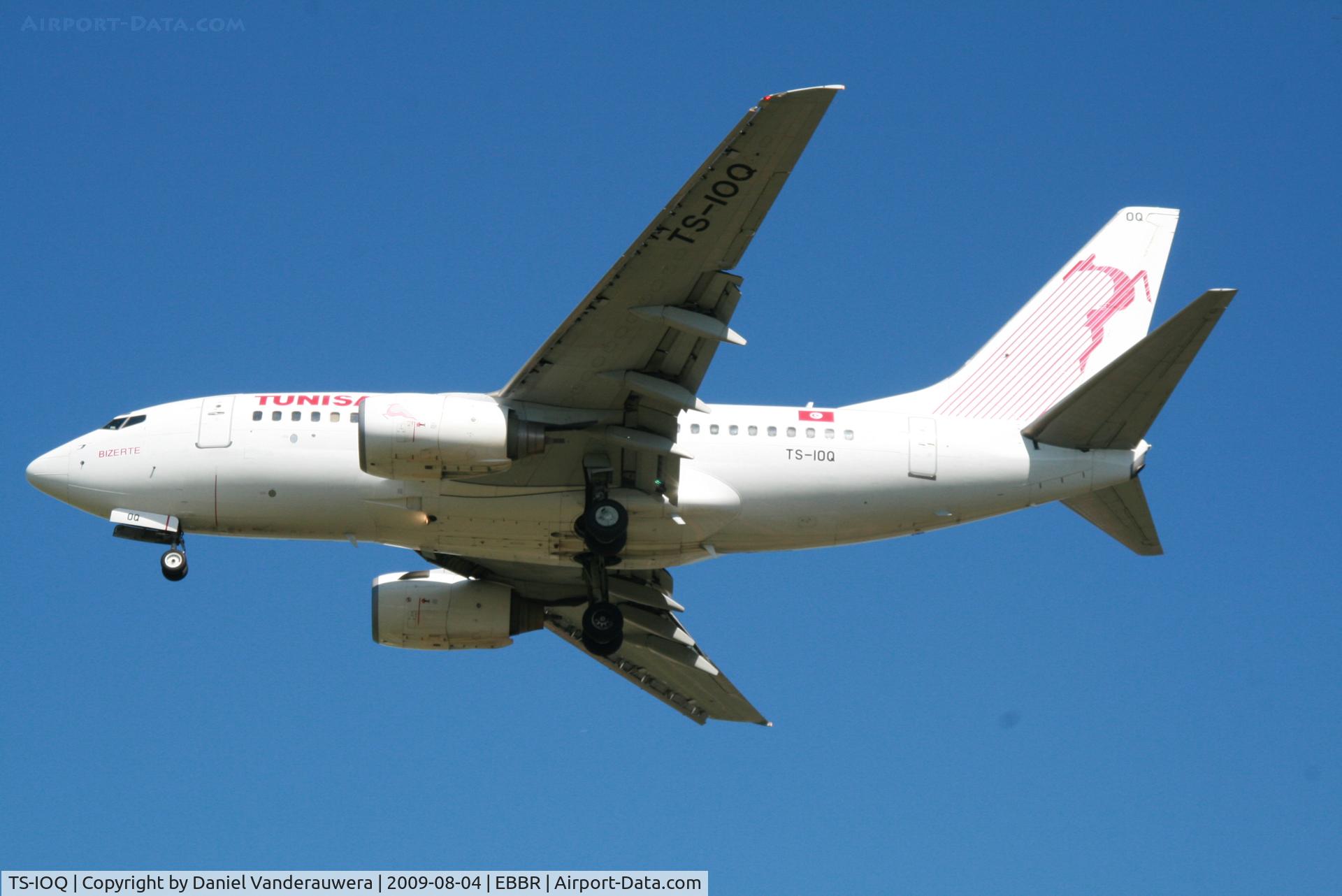 TS-IOQ, 2000 Boeing 737-6H3 C/N 29501, flight TU8364 is descending to rwy 25R
