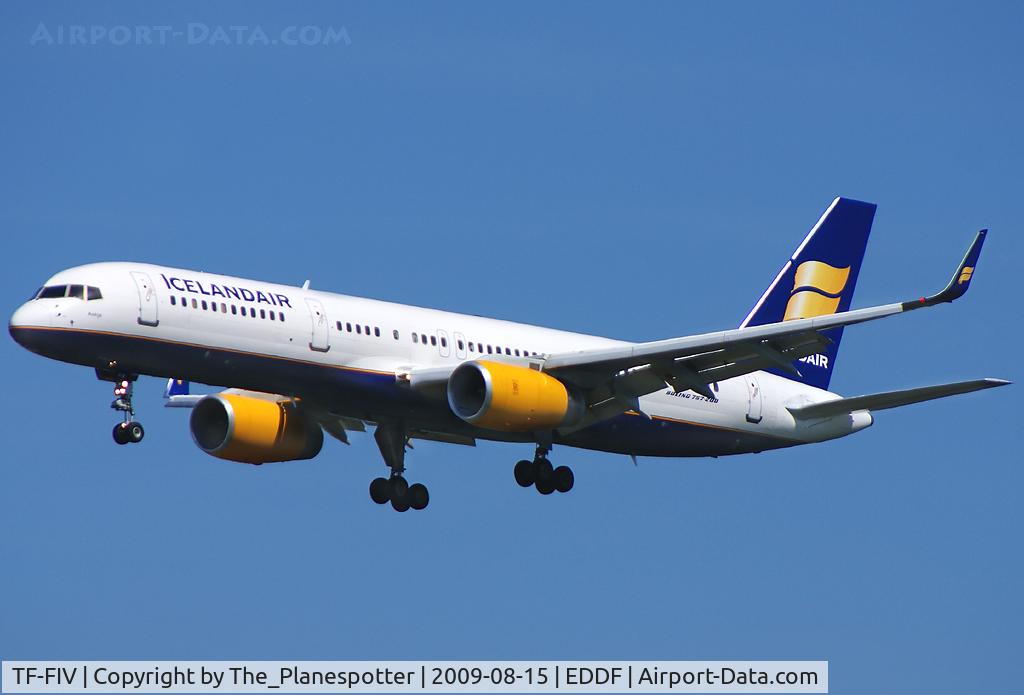 TF-FIV, 2001 Boeing 757-208 C/N 30424, Doesn´t the Boeing 757 look pretty with those Winglets?