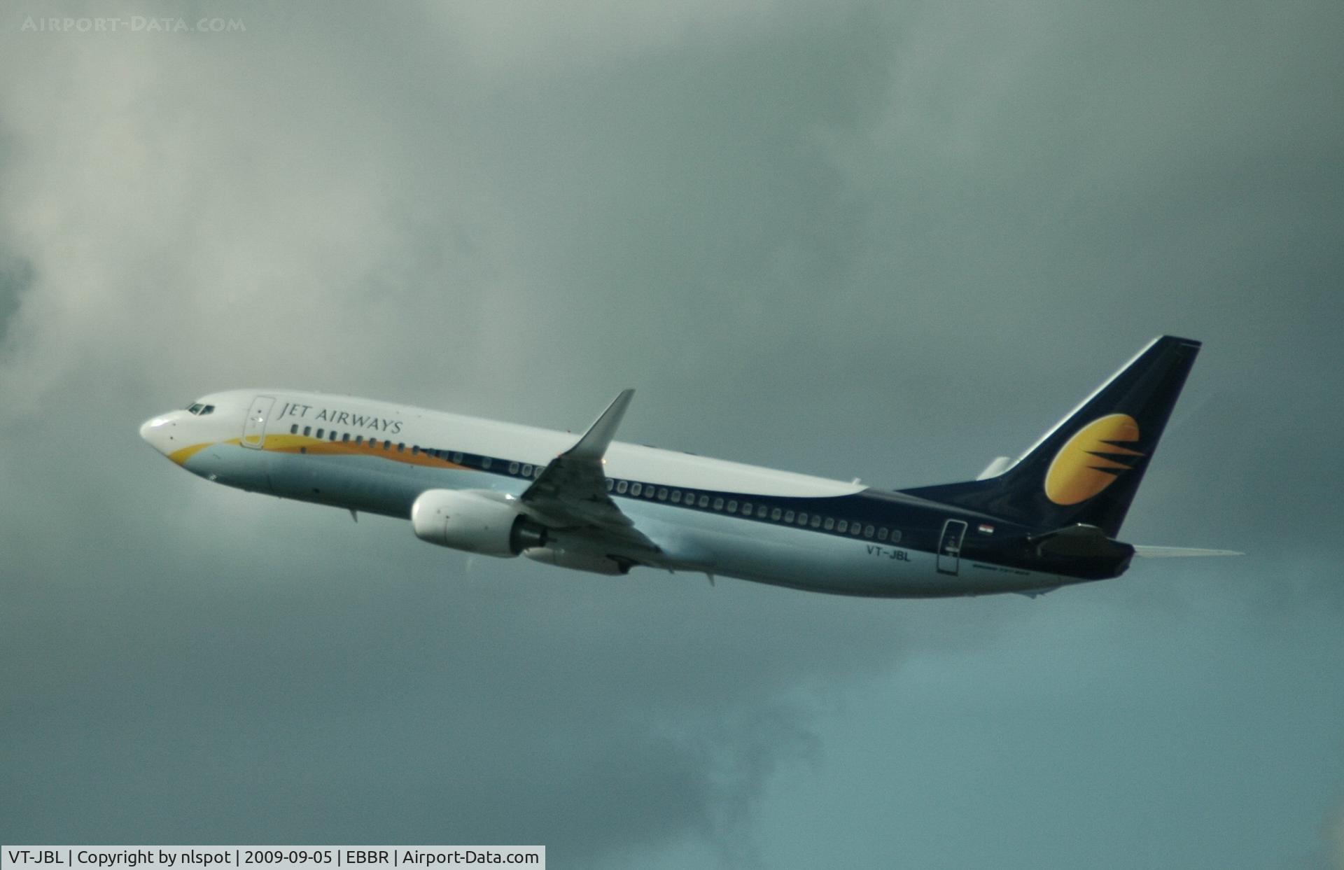 VT-JBL, 2009 Boeing 737-85R C/N 35651, Deliveryflight.