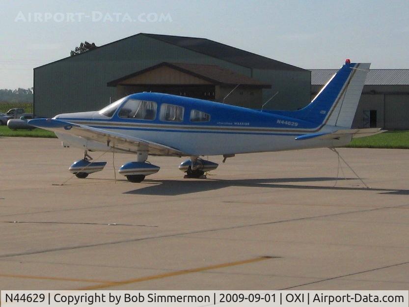 N44629, 1974 Piper PA-28-151 C/N 28-7415687, On the ramp at Knox, Indiana
