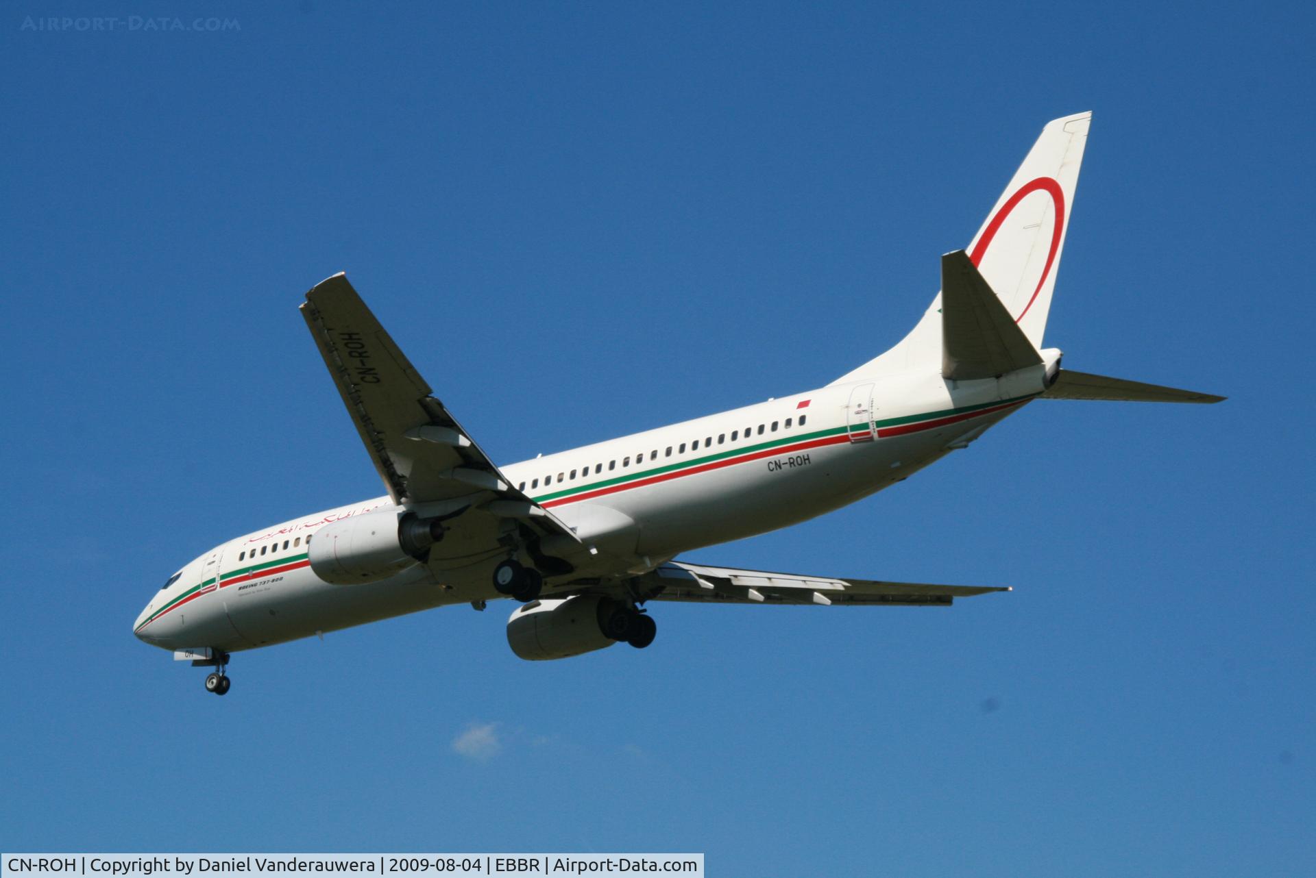 CN-ROH, 2006 Boeing 737-85P C/N 33978, Flight AT840 is descending to rwy 25R