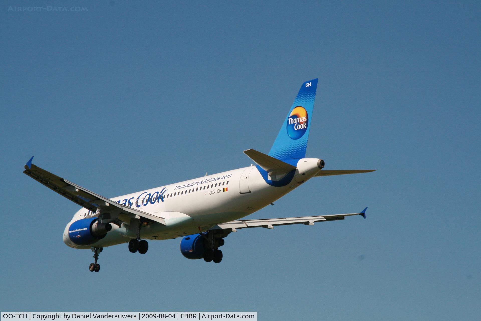 OO-TCH, 2003 Airbus A320-214 C/N 1929, flight FQ2325 is descending to rwy 25R