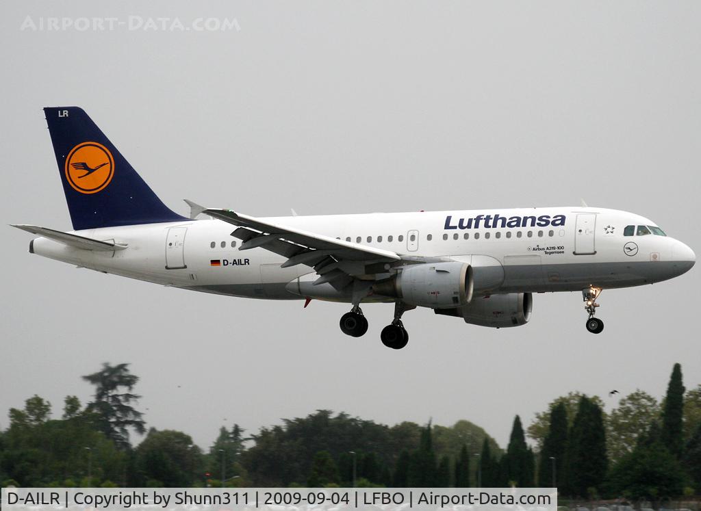 D-AILR, 1997 Airbus A319-114 C/N 723, Landing rwy 32R