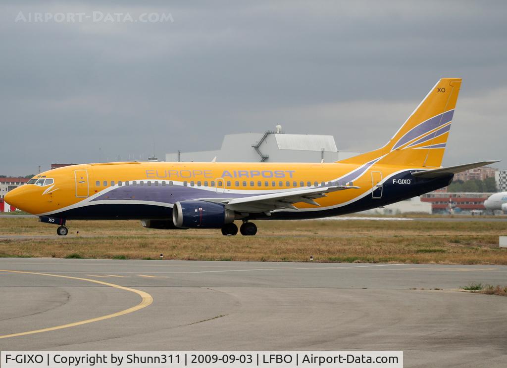 F-GIXO, 1988 Boeing 737-3Q8CF C/N 24132, Taxiing holding point rwy 32R for departure in new c/s