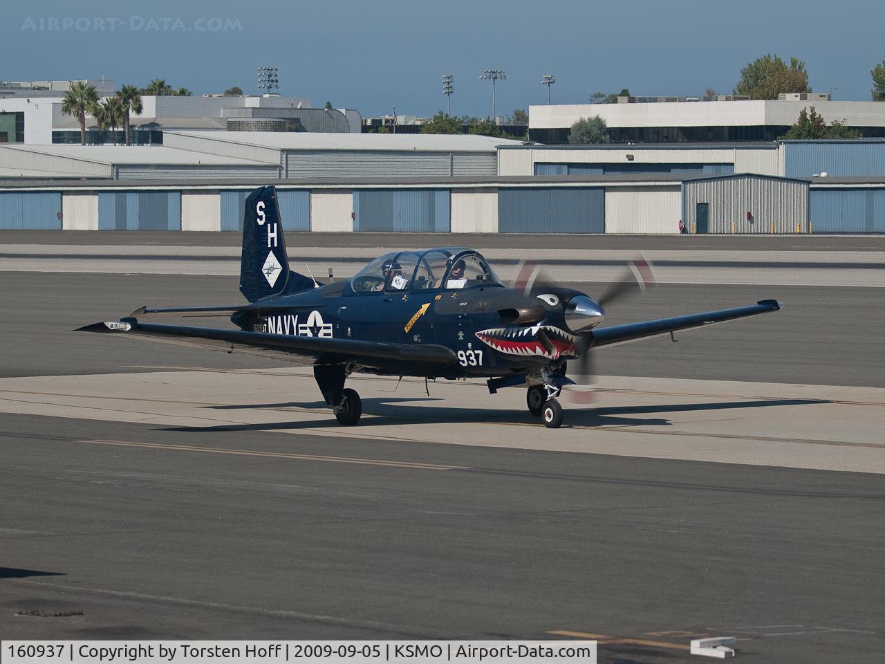 160937, Beech T-34C Turbo Mentor C/N GL-123, 160937 taxiing
