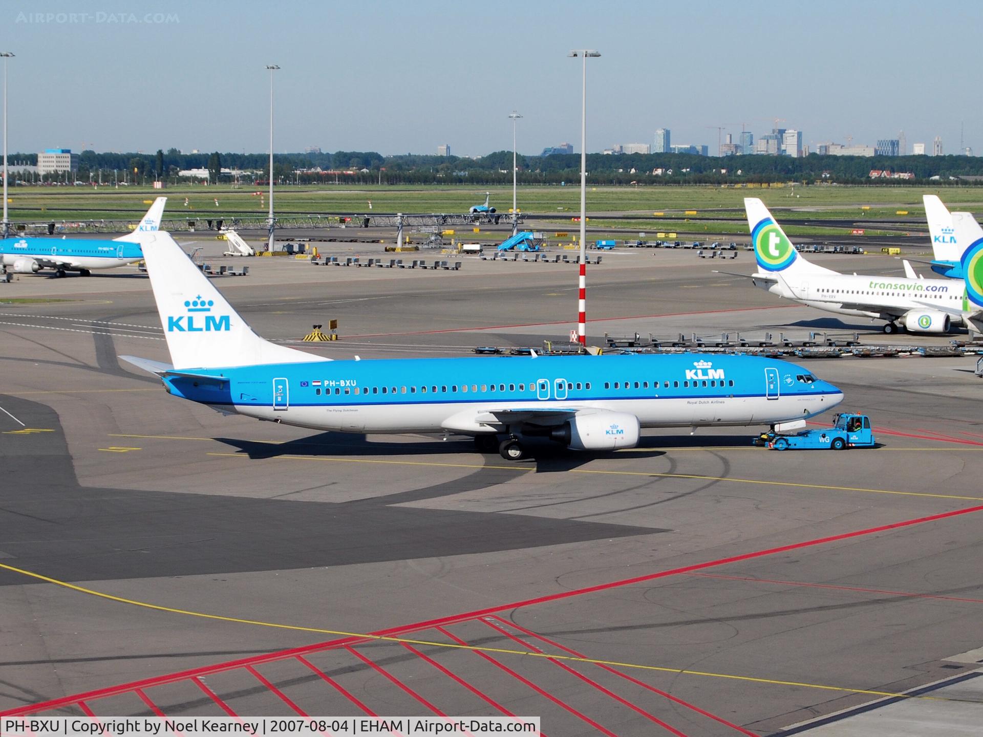 PH-BXU, 2006 Boeing 737-8BK C/N 33028, From viewing terrace